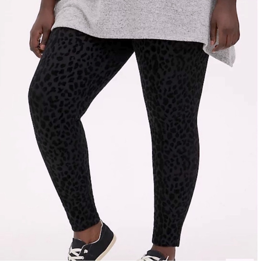 Torrid Crushed Velvet Animal Print Pull On Pixie Pants